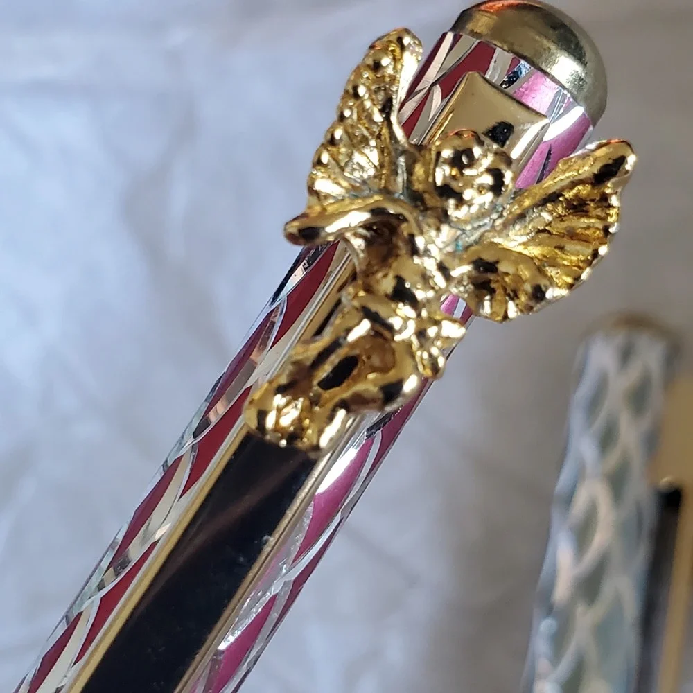 Vintage Style Angel Cherub Ballpoint Pen Set Red and Green Scalloped Pattern